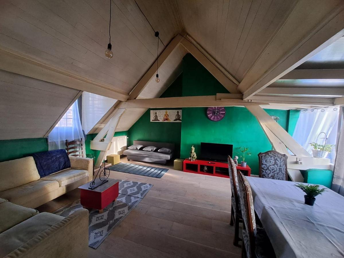The Green Retromodern Duplex *
